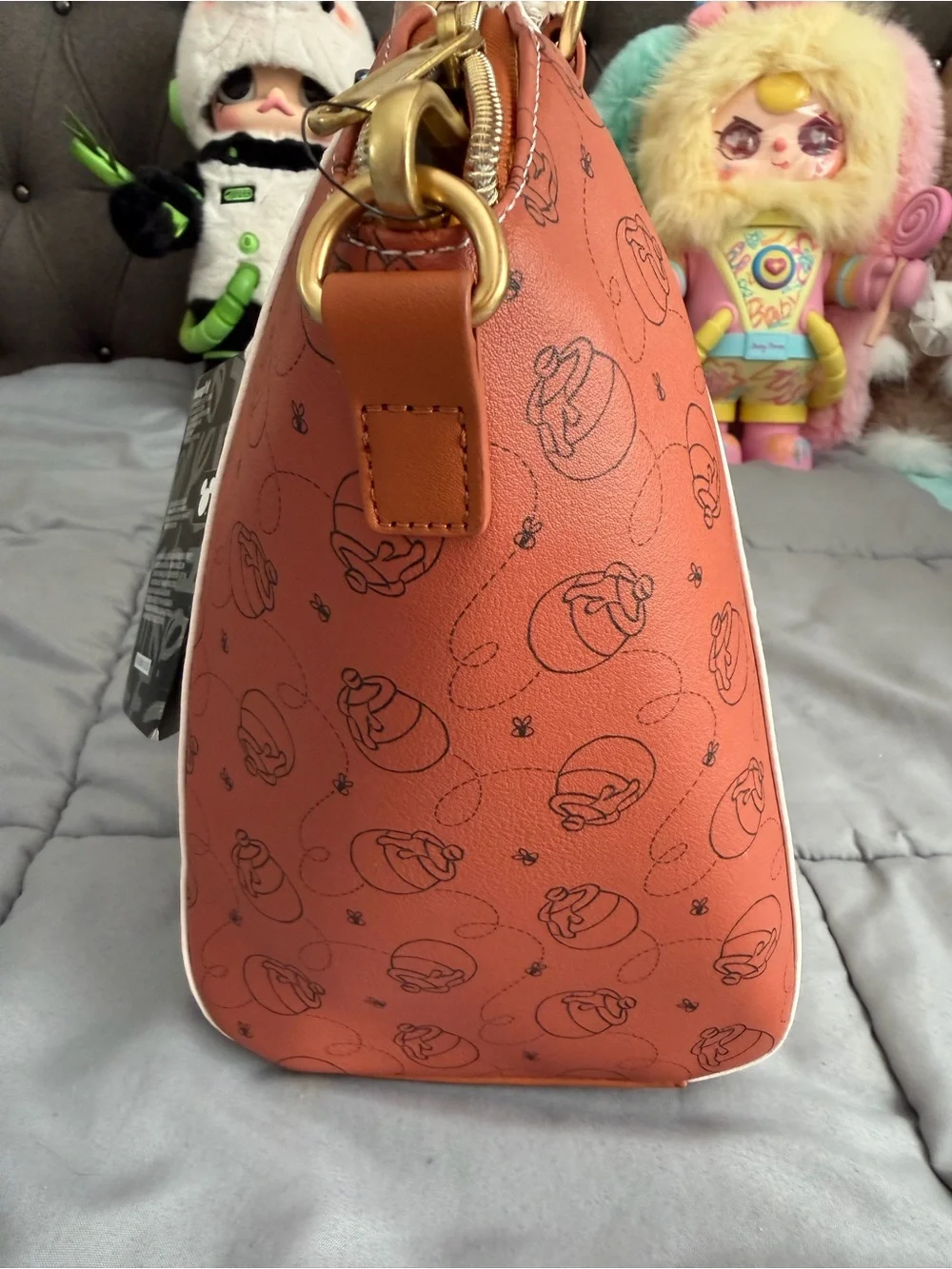 Loungefly Winnie the Pooh Honey Tote Bag - White & Brown, w/ detachable strap.
